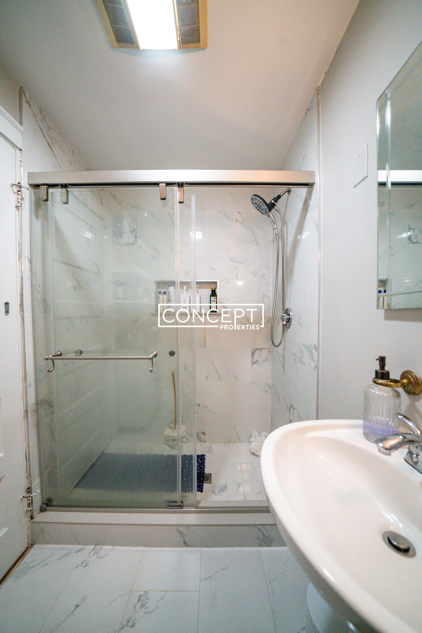 Building Photo - 52 Fenway