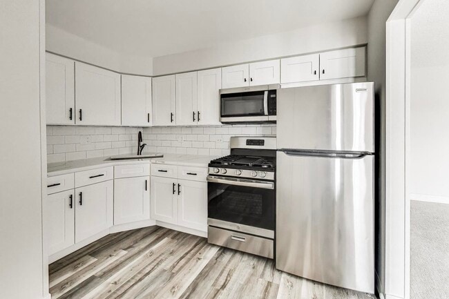 Building Photo - 239 S Gregory St