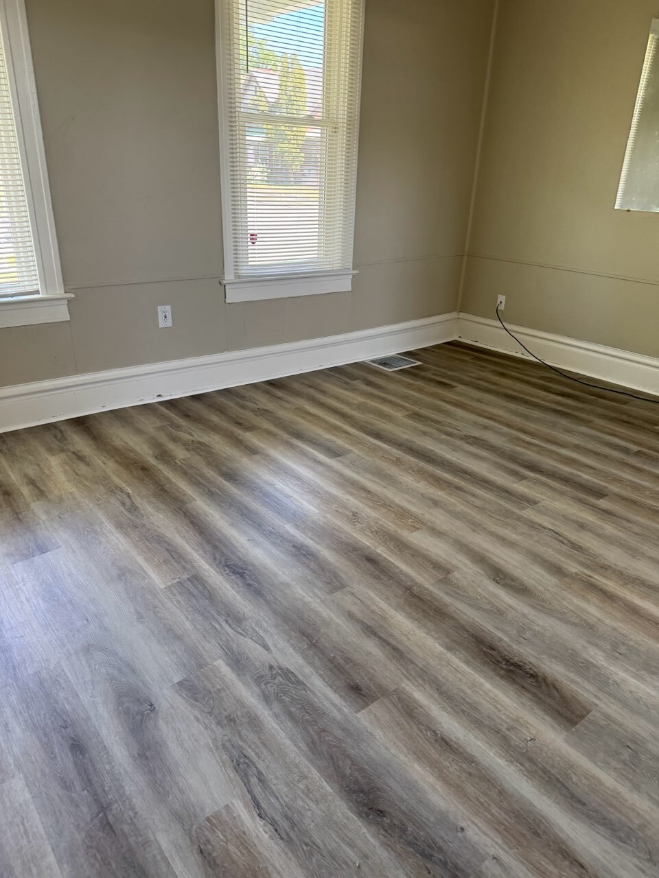 Building Photo - 950 E Indiana Ave