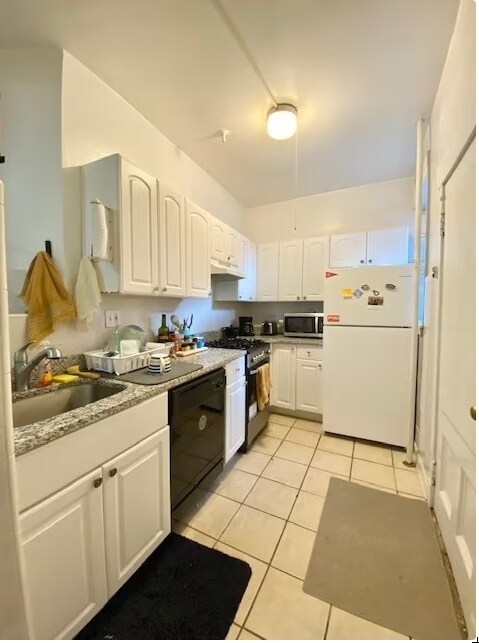 Building Photo - 322 St Paul St