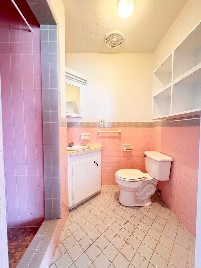 Building Photo - 105 Lake Breeze Dr