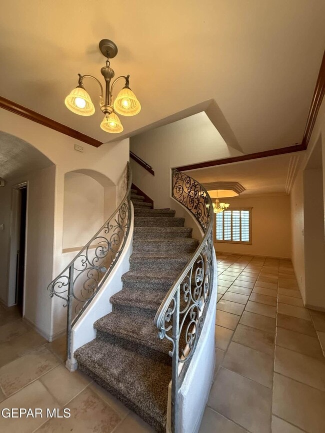 Building Photo - 317 Zenith Dr