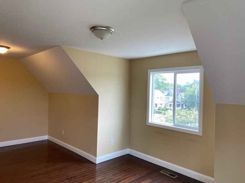 Living Room/ Dining Room - 149 Lincoln St