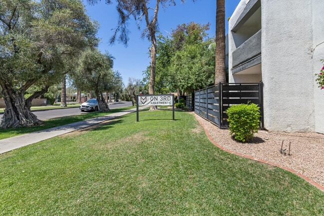 Building Photo - 302 E Monte Vista Rd