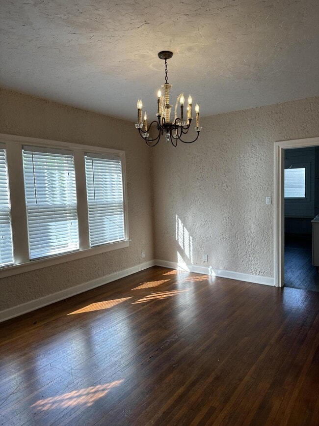 Building Photo - 229 Lakeland Dr