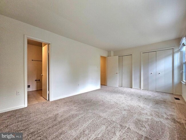 Building Photo - 4802 Treasure Ct