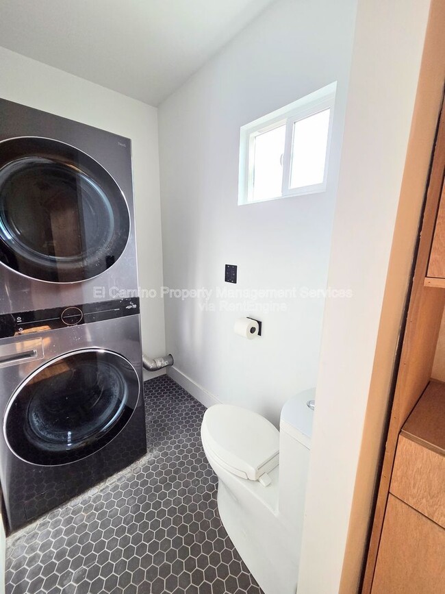 Building Photo - 2068 San Francisco Ave