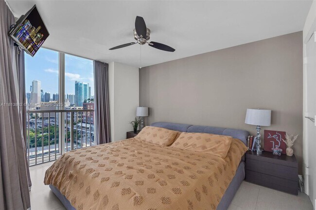 Building Photo - 888 Biscayne Blvd