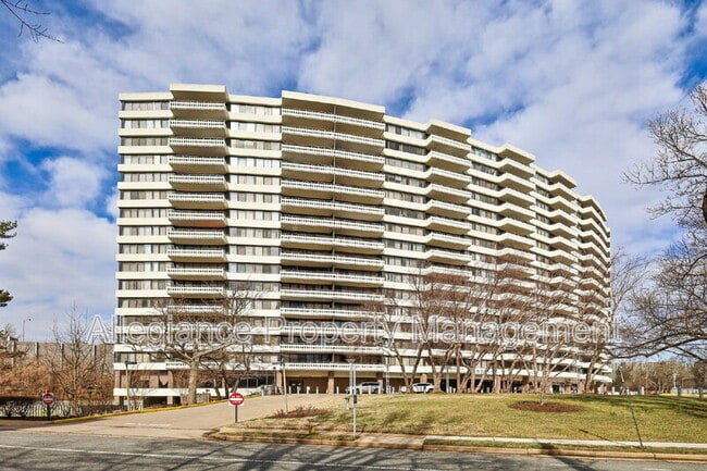 Building Photo - 6301 Stevenson Ave