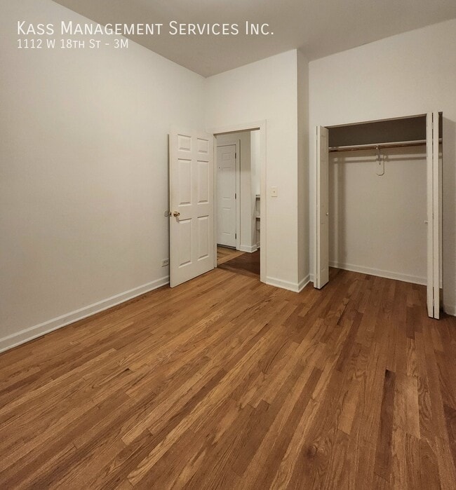 Building Photo - 1112 W 18th St