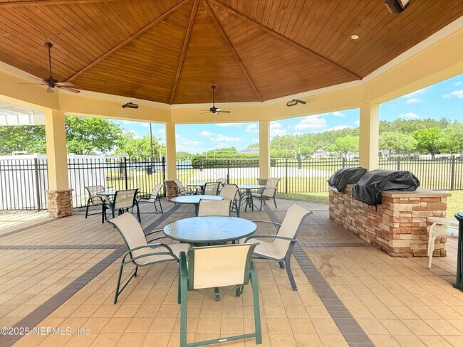 Building Photo - 14793 Falling Waters Dr