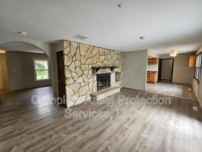 Building Photo - 8911 Park Valley Ct