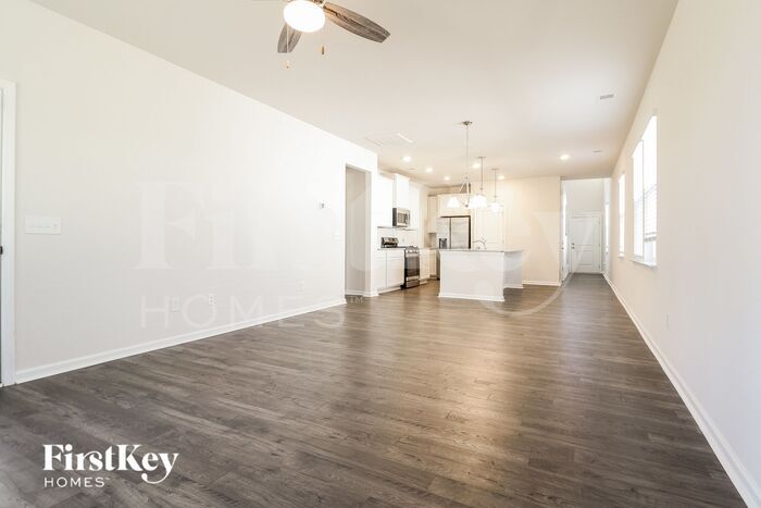 Building Photo - 522 Hillpark Ln