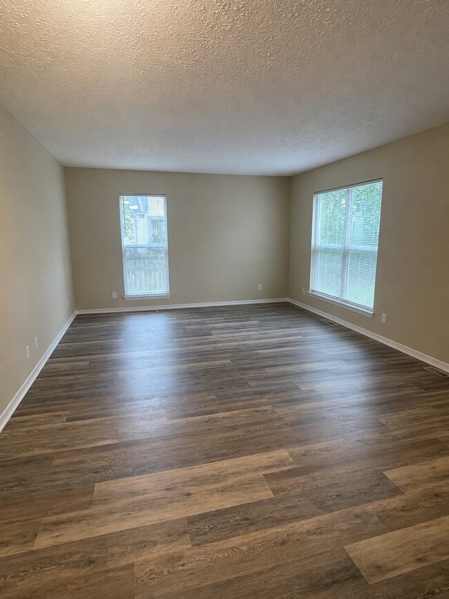 Building Photo - 531 Amquiwood Ct