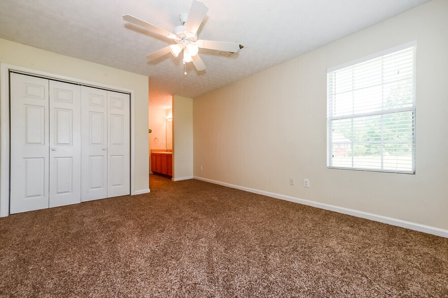 Building Photo - 155 Akers Lake Dr
