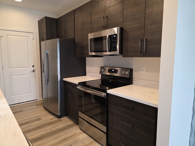 Building Photo - 91-1841-1841 Keaunui Dr