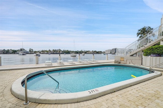 Building Photo - 95 N Birch Rd