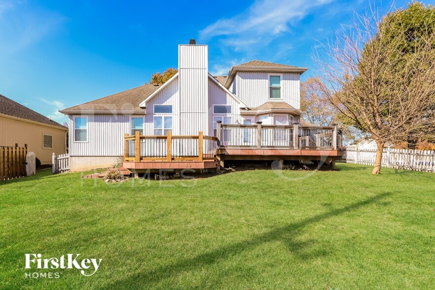 Building Photo - 819 Trailway Dr