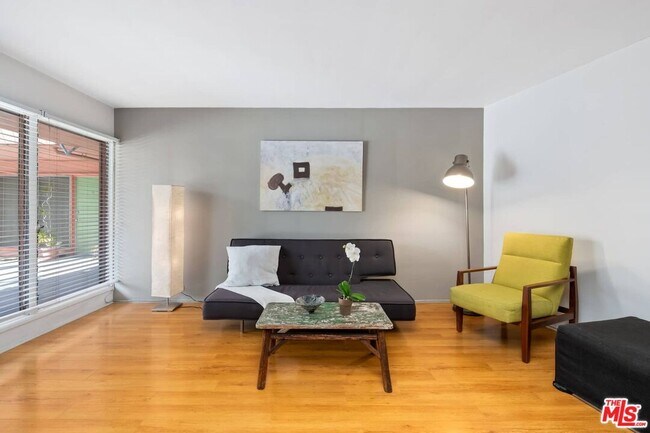 Building Photo - 1400 Hayworth Ave