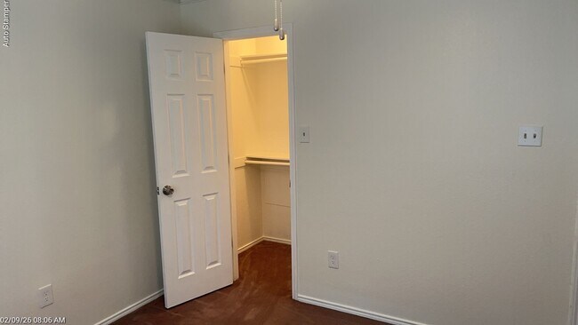Building Photo - 1008 Meadowlark Dr