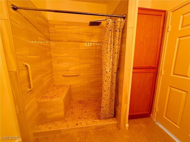 Building Photo - 1050 E Cactus Ave