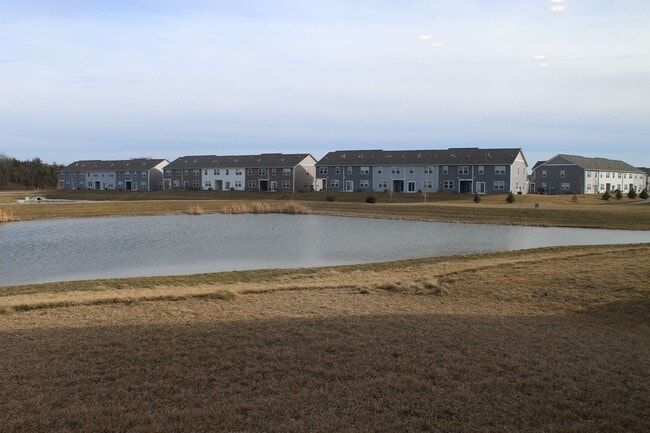 Building Photo - Spacious 5 BR Home in Avon Schools!