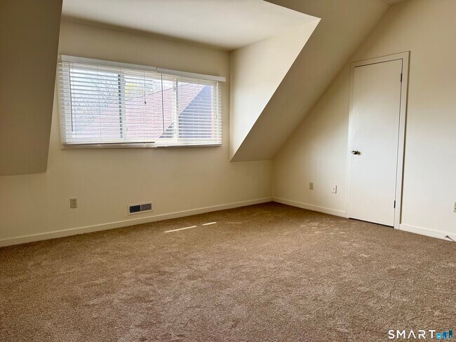 Building Photo - 112 Montoya Dr