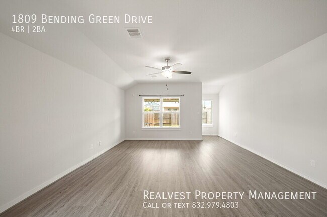 Building Photo - 1809 Bending Green Dr