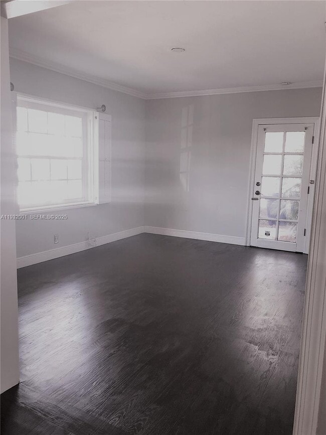 Building Photo - 1628 NE 4th Pl