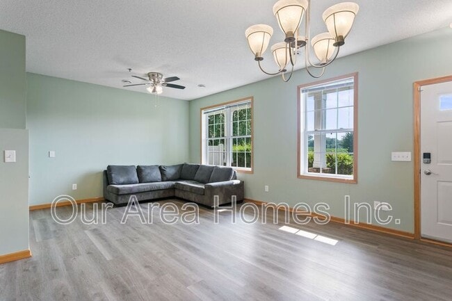 Building Photo - 11322 Aberdeen Cir NE