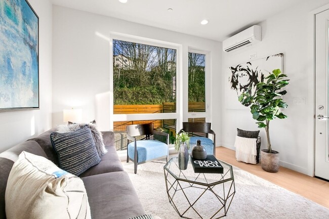 Building Photo - 2Bd/2Ba Seattle Townhouse