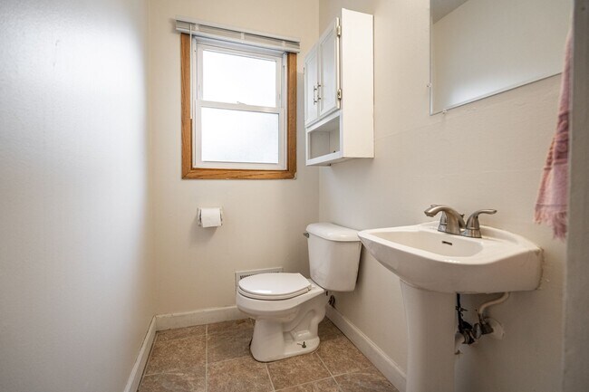 Building Photo - Josephine