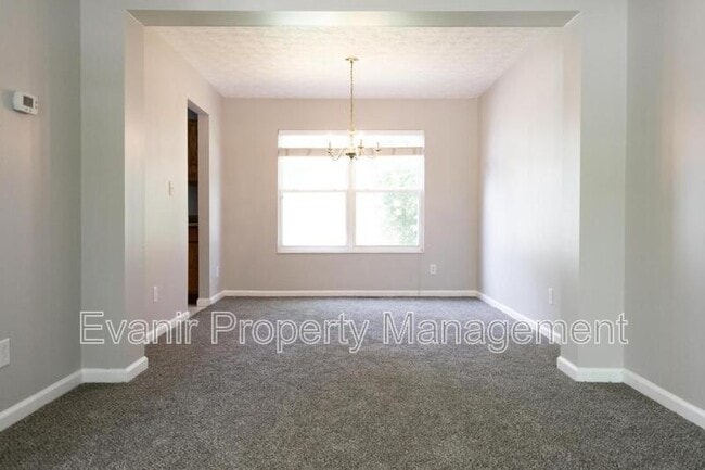 Building Photo - 1142 Deercreek Dr