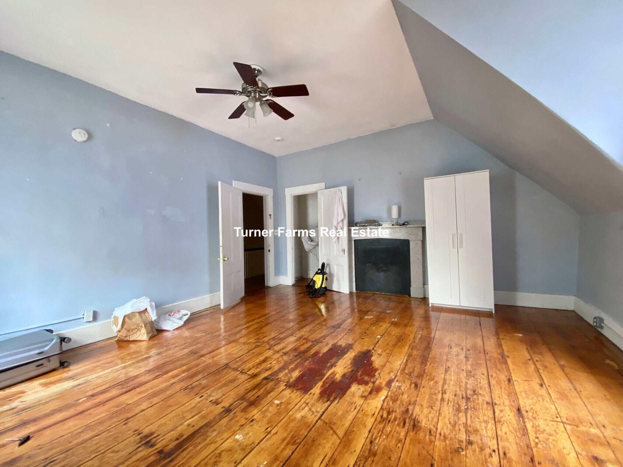 Building Photo - 139 Hillside St