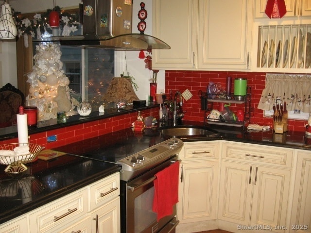 Building Photo - 105 Edin Ave