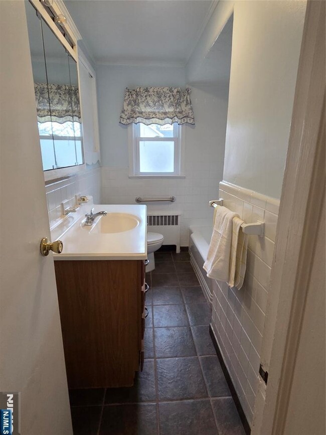 Building Photo - 276 Franklin Turnpike