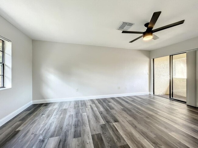 Building Photo - 10288 Turkey Lake Rd