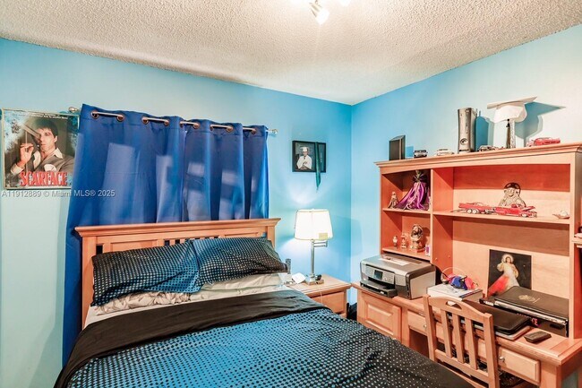 Building Photo - 2670 W 60th St