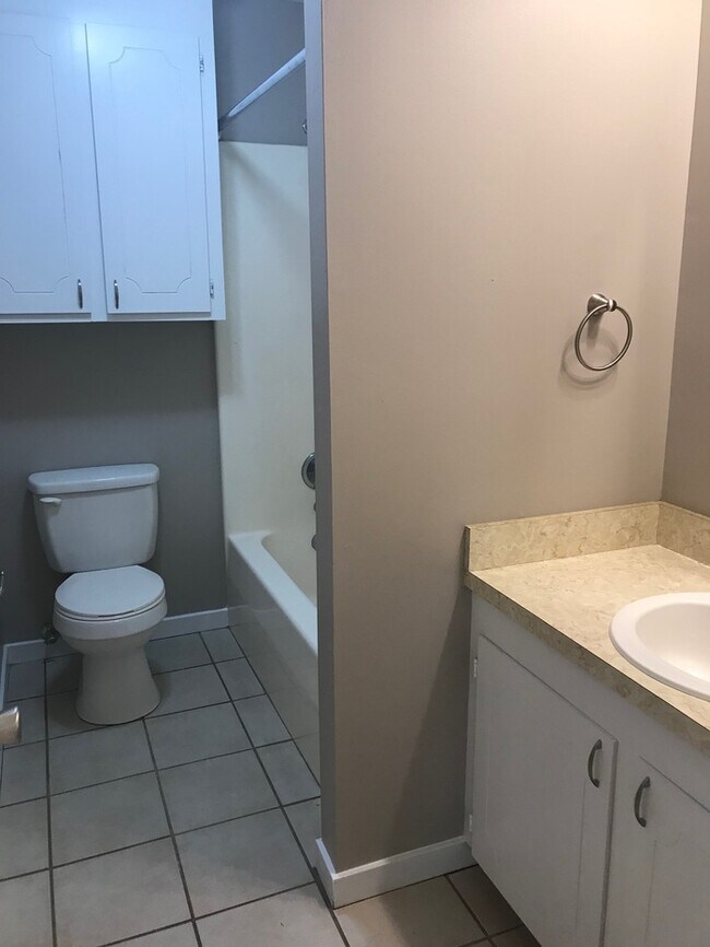 Building Photo - Beautiful Home for Lease!