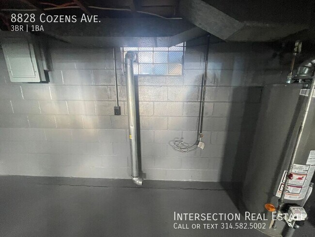 Building Photo - 8828 Cozens Ave