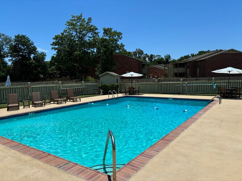 The Oaks Apartments 2720 Palmer Dr Gulfport MS 39507 Apartment Finder