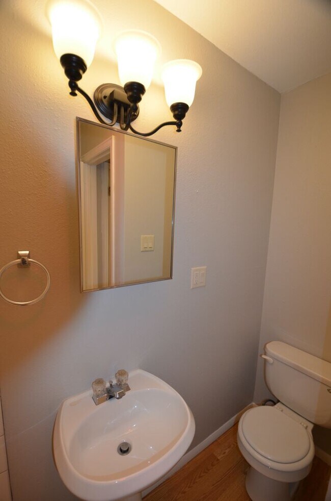 Building Photo - Unfurnished, 10 minutes from Downtown Breck!  In Unit Washer and Dryer!