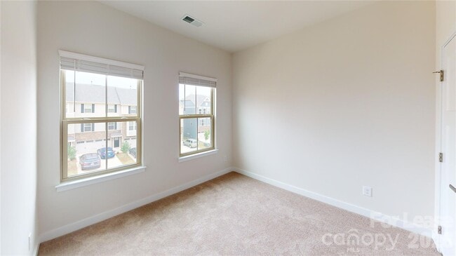 Building Photo - 104 Helm Ln