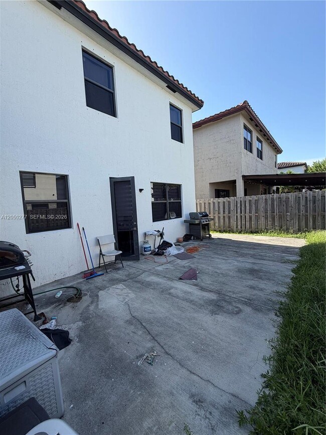 Building Photo - 25225 SW 118th Ave