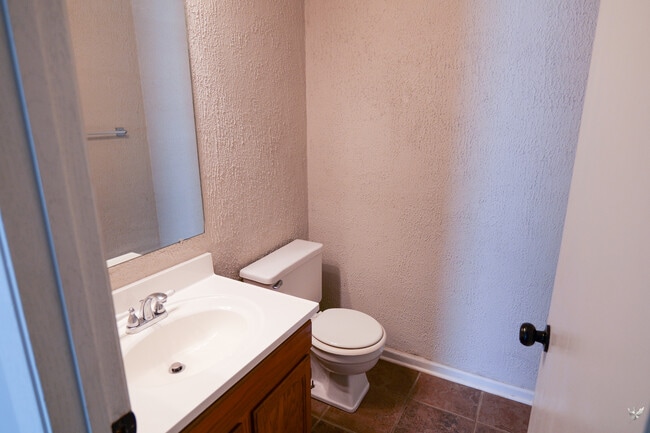 Building Photo - 1417 Queensgreen Cir