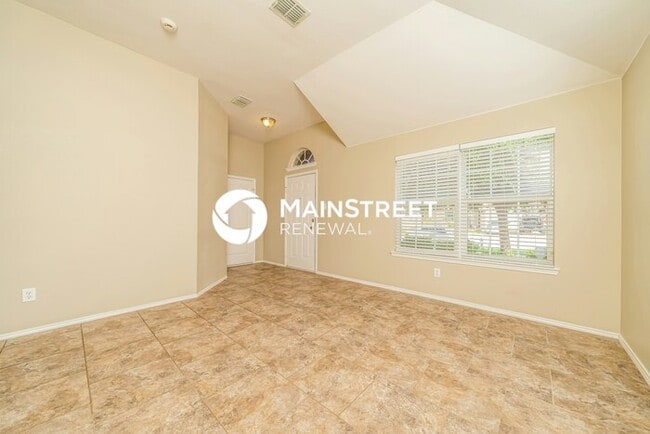 Building Photo - 3 Bedroom Pet-Friendly Home in Arlington, TX with Main Street Renewal