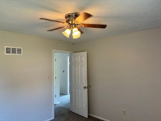 Building Photo - 28th Terrace Duplex
