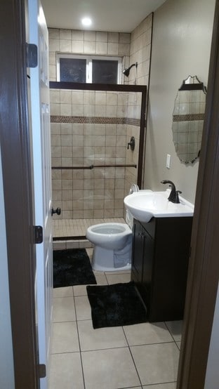 Bath - 12877 Glenoaks Blvd