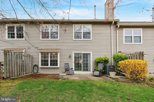 Building Photo - 235 Copper Beech Dr