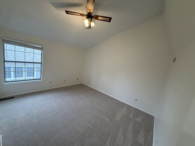 Building Photo - 2811 W Long Dr